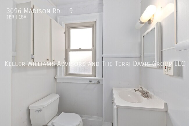 Building Photo - 3096 Madison Rd