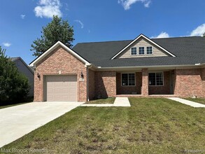 Building Photo - 1049 Birchwood Ave