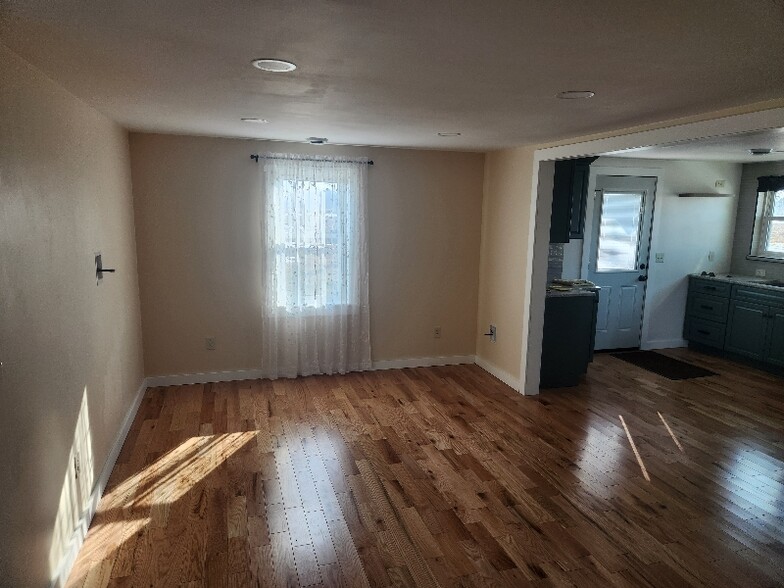 Building Photo - W5725 Ralph Rd