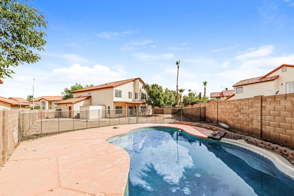 Building Photo - 3717 N Heather Ln