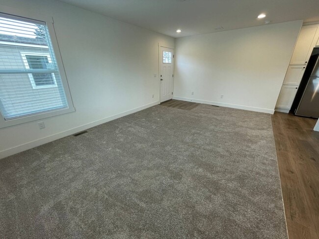 Building Photo - 6656 Pentz Rd