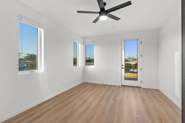 Building Photo - Modern 1x1 - Premier National City Location. Immediate Move-In!