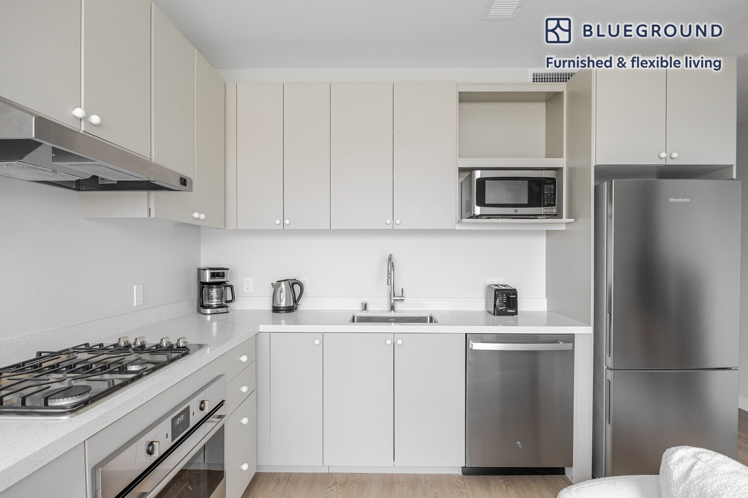 Building Photo - 200 Mesnager St