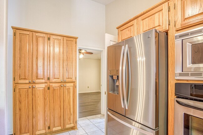 Building Photo - 3 Bedrooms and 2 full baths make the perfect layout for everyone! Call 501-922-9997 to set up a s...