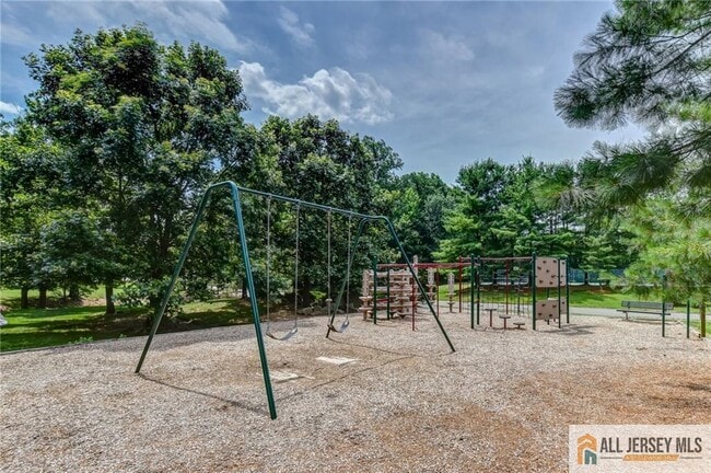 Building Photo - 6092 Cedar Ct