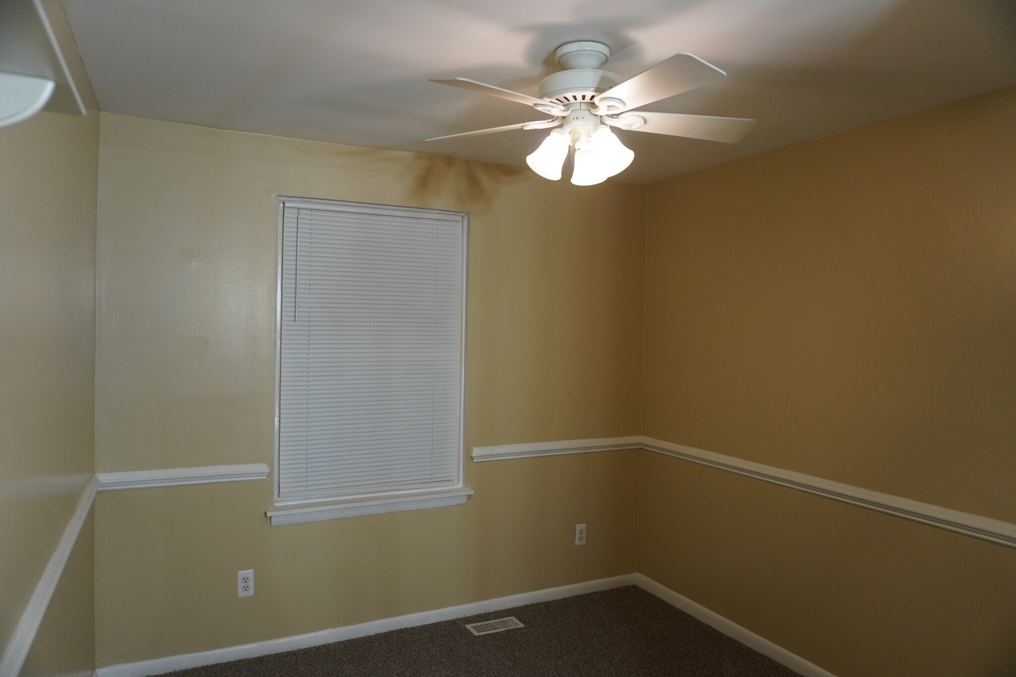 Building Photo - 5 Castlebar Ct