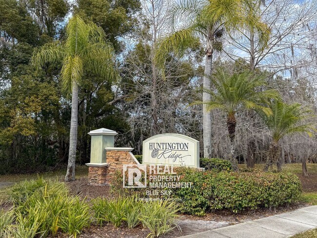 Building Photo - 2047 Park Crescent Dr