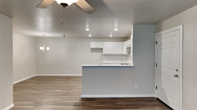 Building Photo - Luxury NEW 3 Bedroom 2 Bathroom Duplex wit...