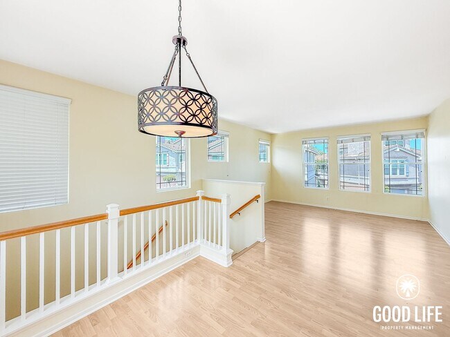 Building Photo - SD: Comfortable 2BD/2BA Townhome in Carmel Mountain Ranch with Community Pool, Attached Garage & ...
