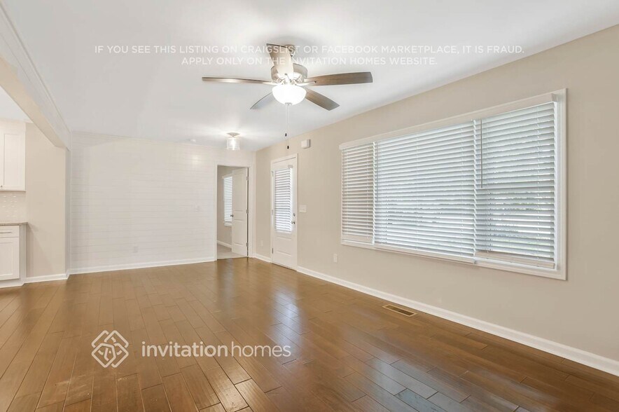 Building Photo - 2354 Beverly Ln