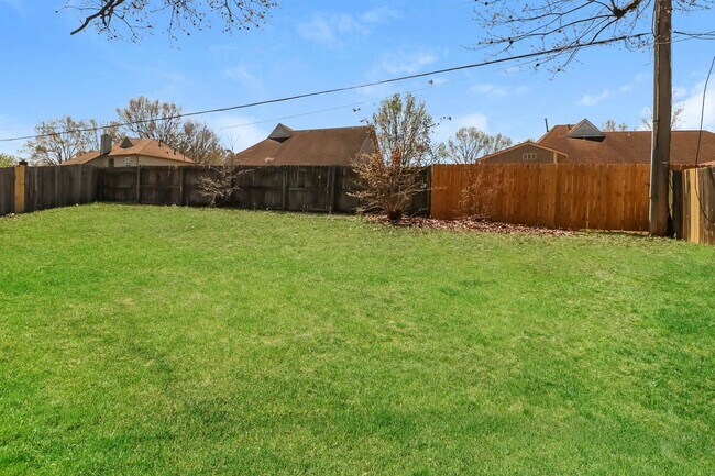 Building Photo - 7589 Shelby Woods Cove
