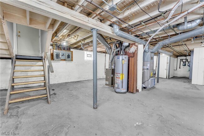 Building Photo - 2638 E 126th St