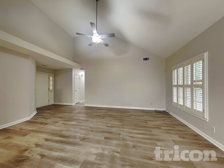 Building Photo - 28 Quail Run