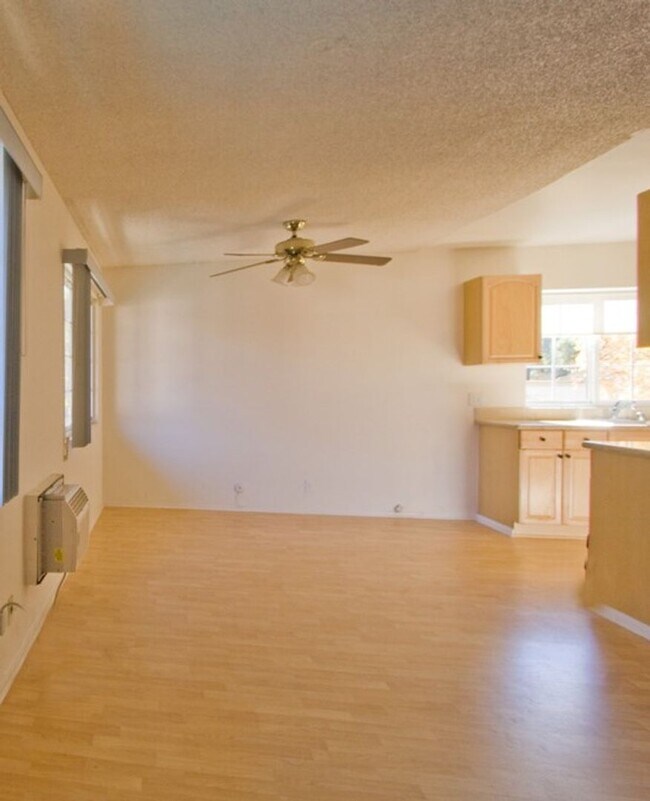 Interior Photo - wjoak