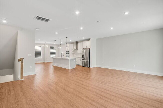 Building Photo - For Rent: Modern 3-Bedroom Condo in Richmond