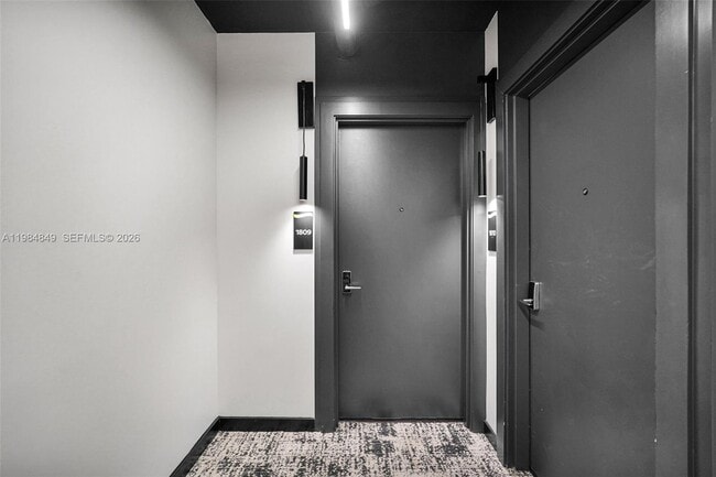 Building Photo - 307 SW 5th St