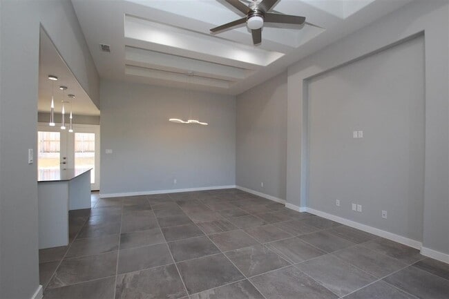 Building Photo - 1009 La Muralla St