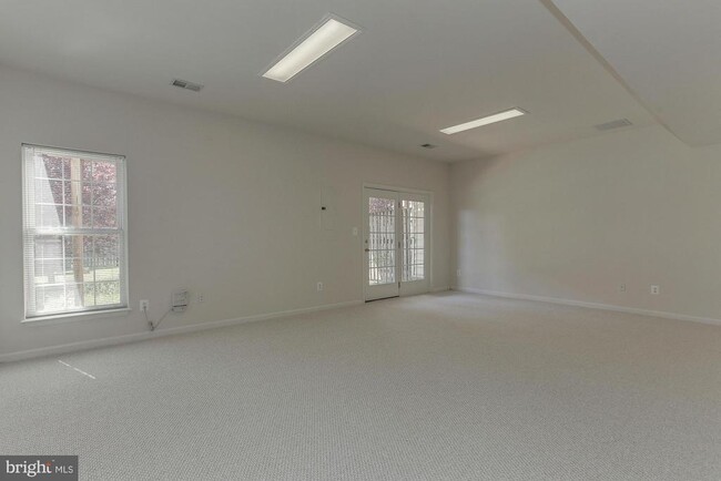 Building Photo - 22616 Welborne Manor Square