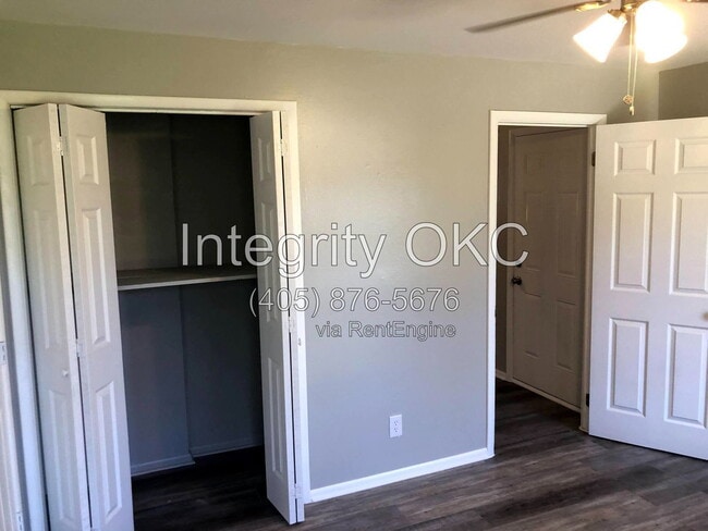 Building Photo - 2548 SW 48th St