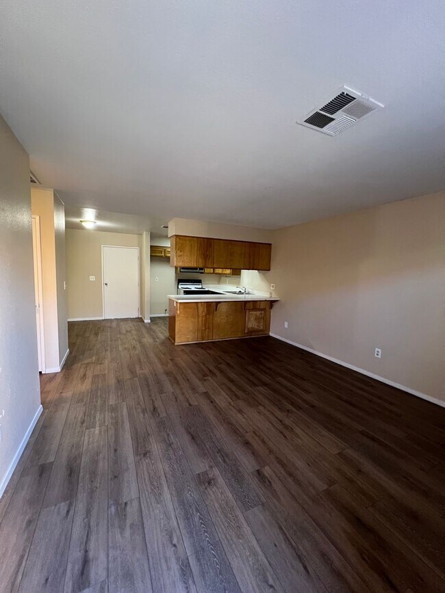 Building Photo - 8609 Lyn River Ct