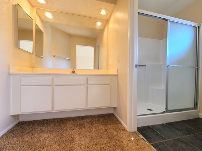 Building Photo - Two-Story, 2-Bedroom Mountain Vista Townho...