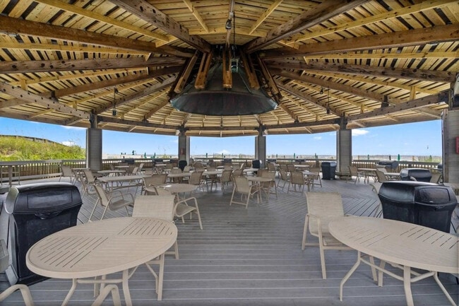 Building Photo - 500 Gulf Shore Dr