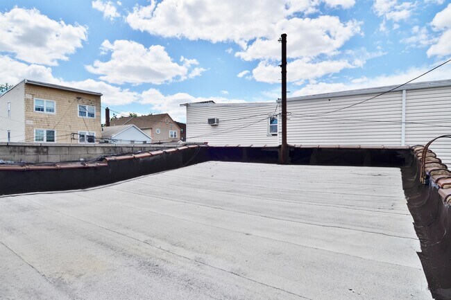 Building Photo - 459 Broadway