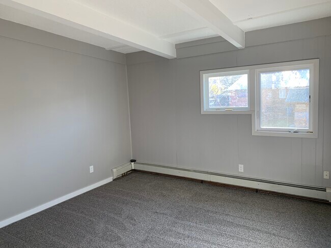 Building Photo - 2312 Roosevelt Dr