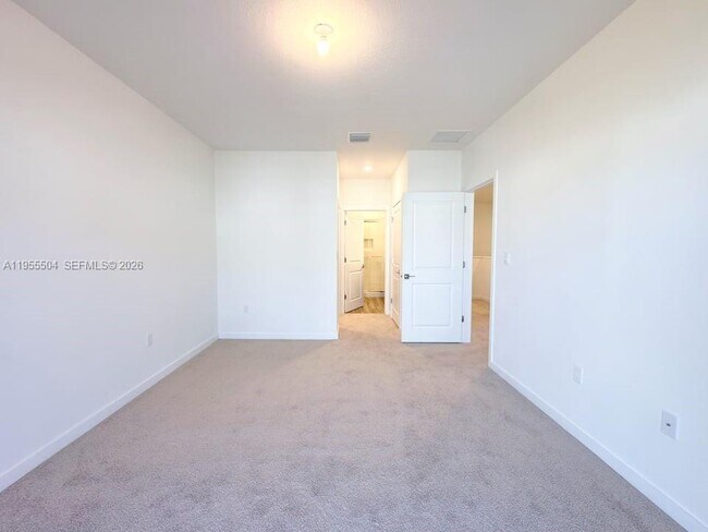 Building Photo - 0 NE 13th St