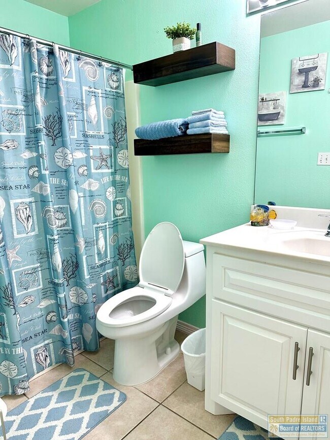 Building Photo - 111 E Polaris Dr