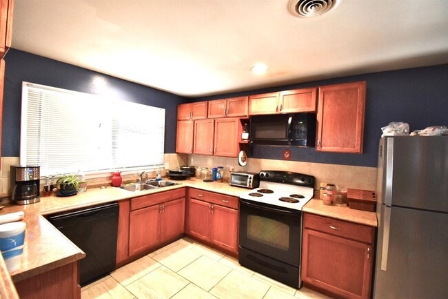 Building Photo - 2802 54th St