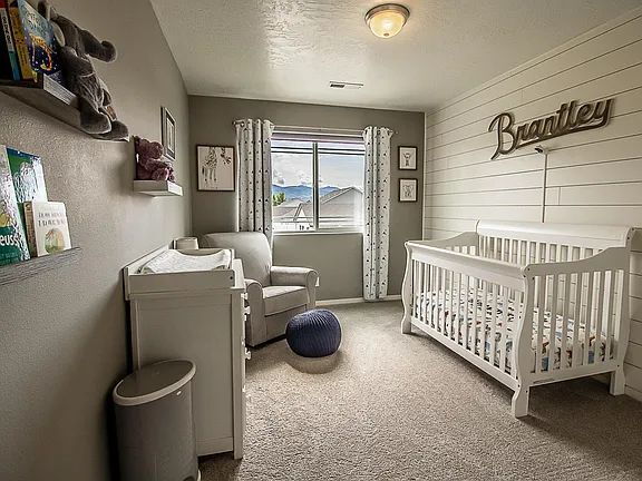 Building Photo - Beautiful 4BR, 2.5BTH, 3-Story Home in Post Falls