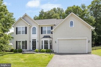 Building Photo - 6455 Saddlebrook Ln