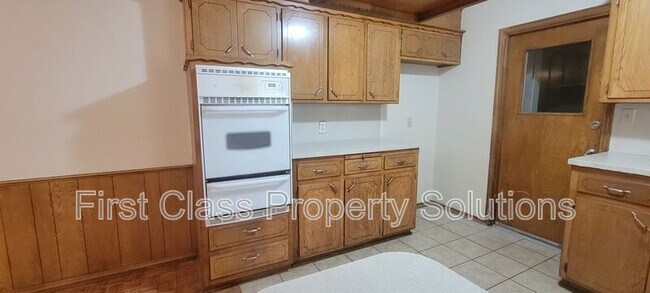 Building Photo - 6300 N Wildewood Dr