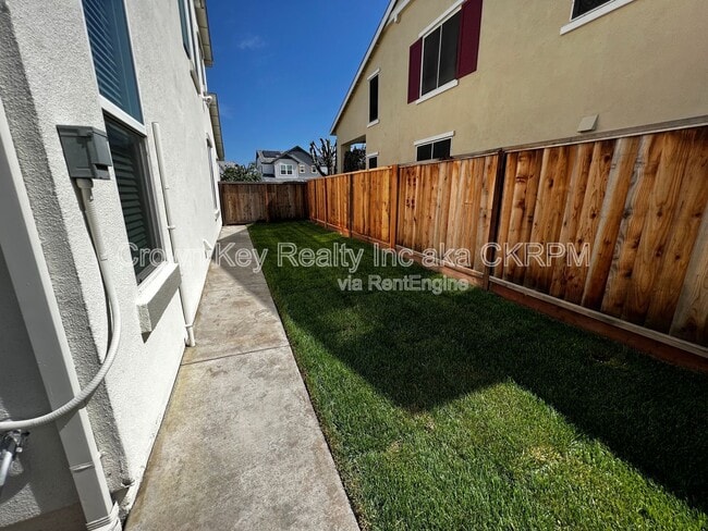 Building Photo - 1140 Dominique Dr