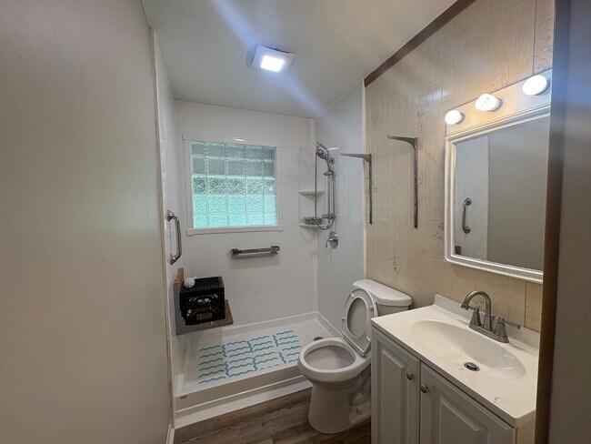 Building Photo - 3938 Downes Dr