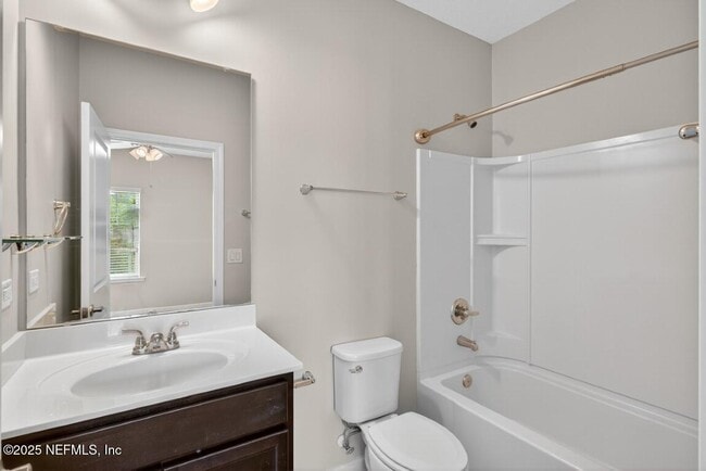 Building Photo - 64 Pindo Palm Dr