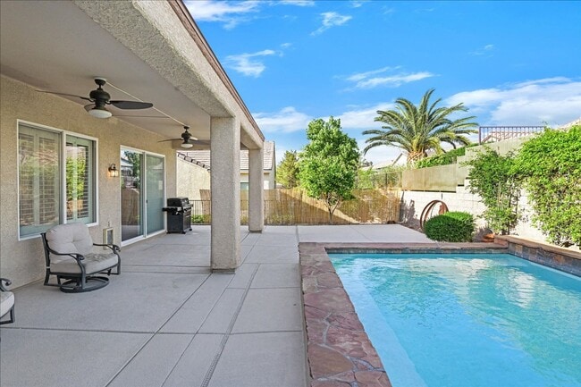 Building Photo - Rental Home with Large Pool