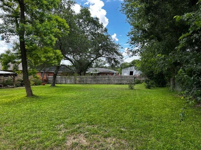 Building Photo - 8919 Whippoorwill Dr