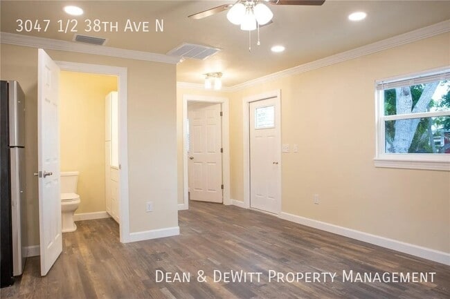 Building Photo - 3047 1/2 38th Ave N-