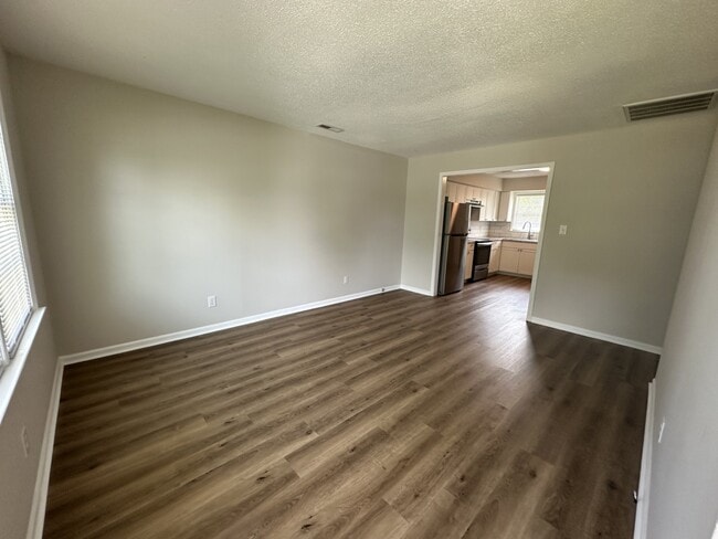 Building Photo - 1205 Cherry Ln