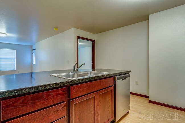 Primary Photo - Lakeland Court 206