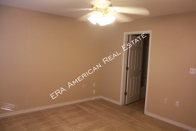 Building Photo - 976 Scenic Oak Ln