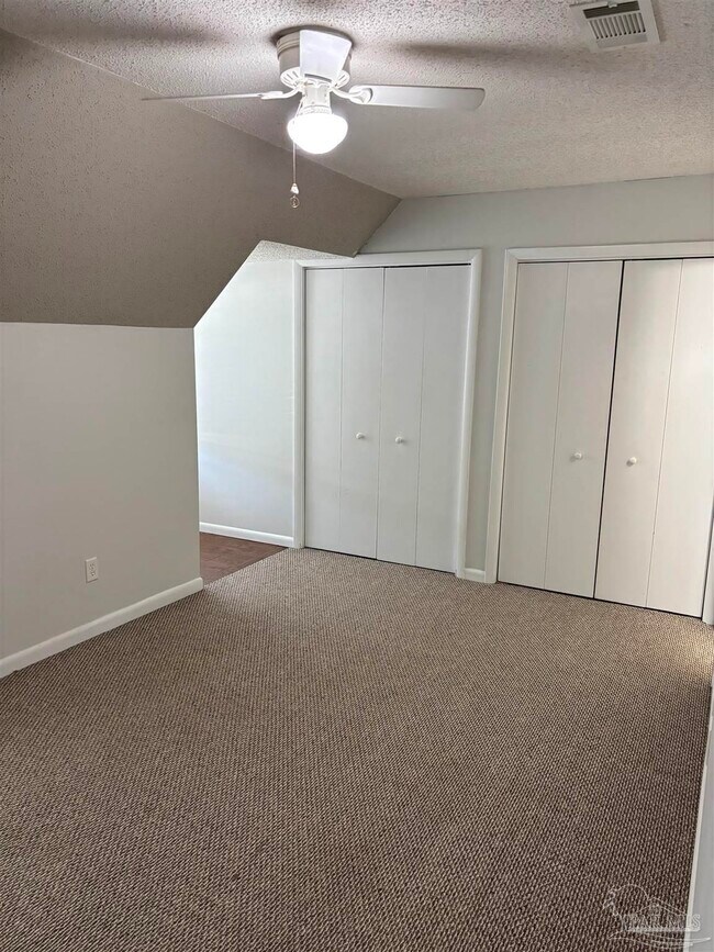 Building Photo - 8410 Williamsburg Cir