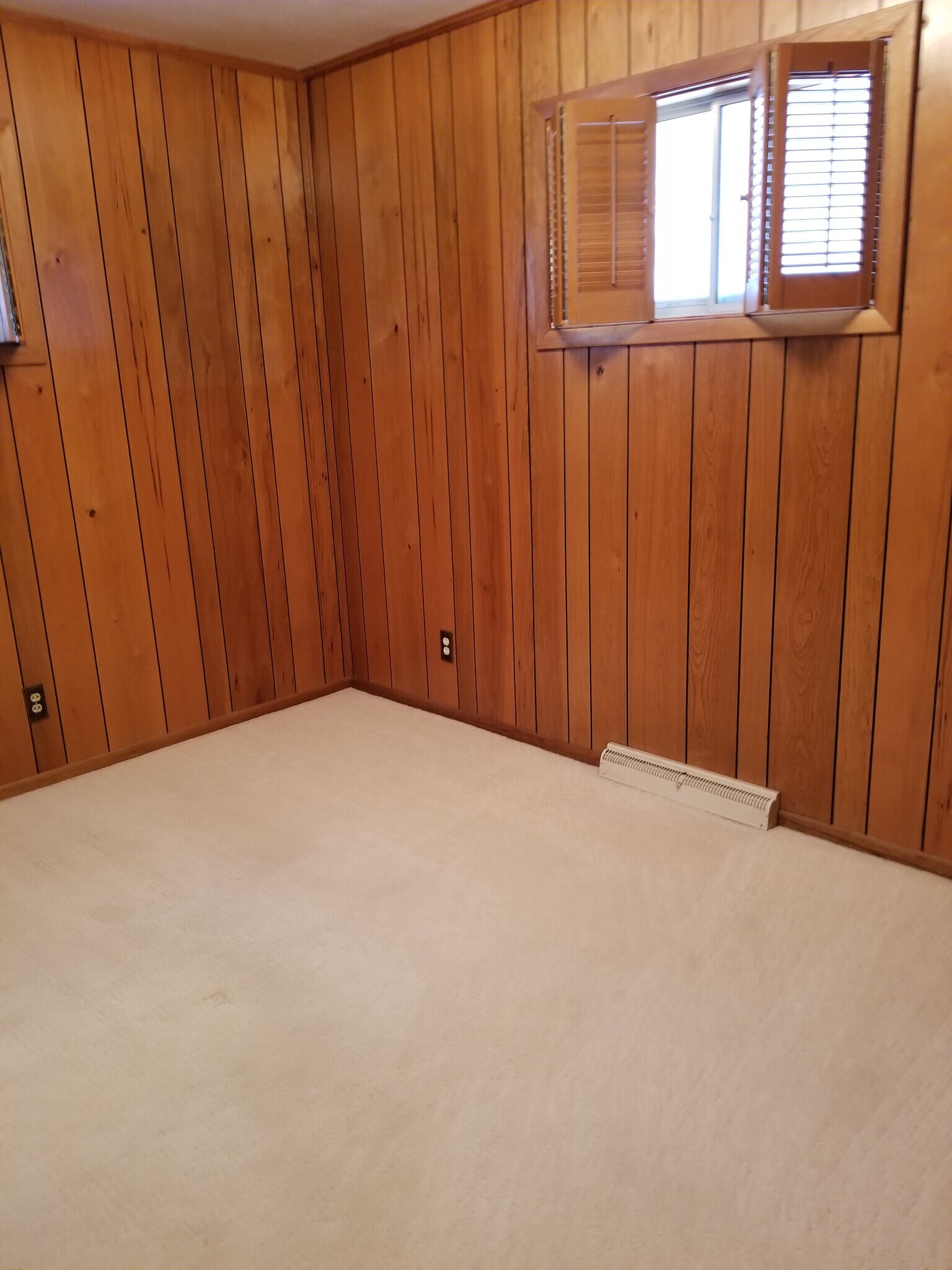 Building Photo - 1728 Middle Rd