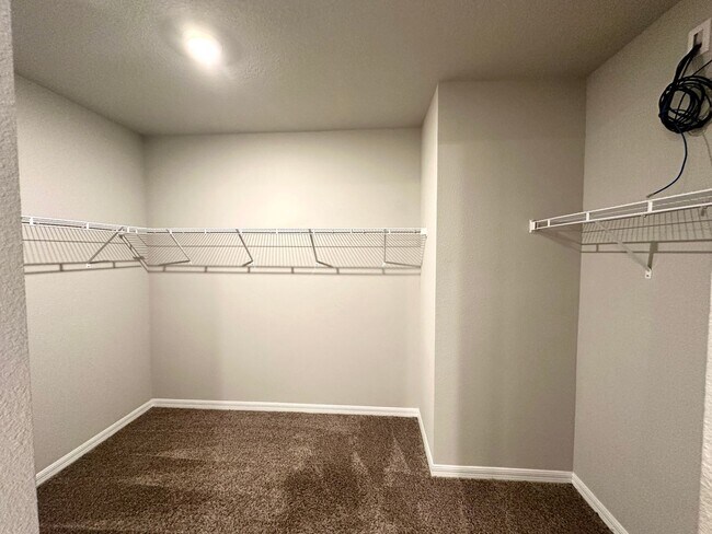 Building Photo - House for rent in Clermont in a convenience location