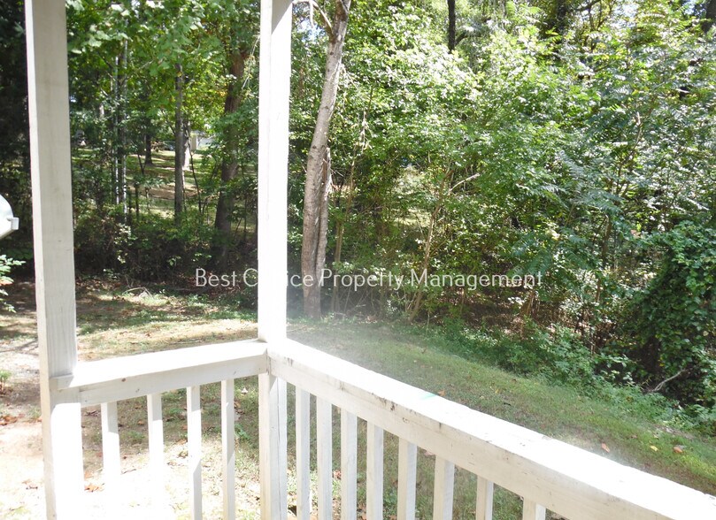 Building Photo - 211 Brookside Dr