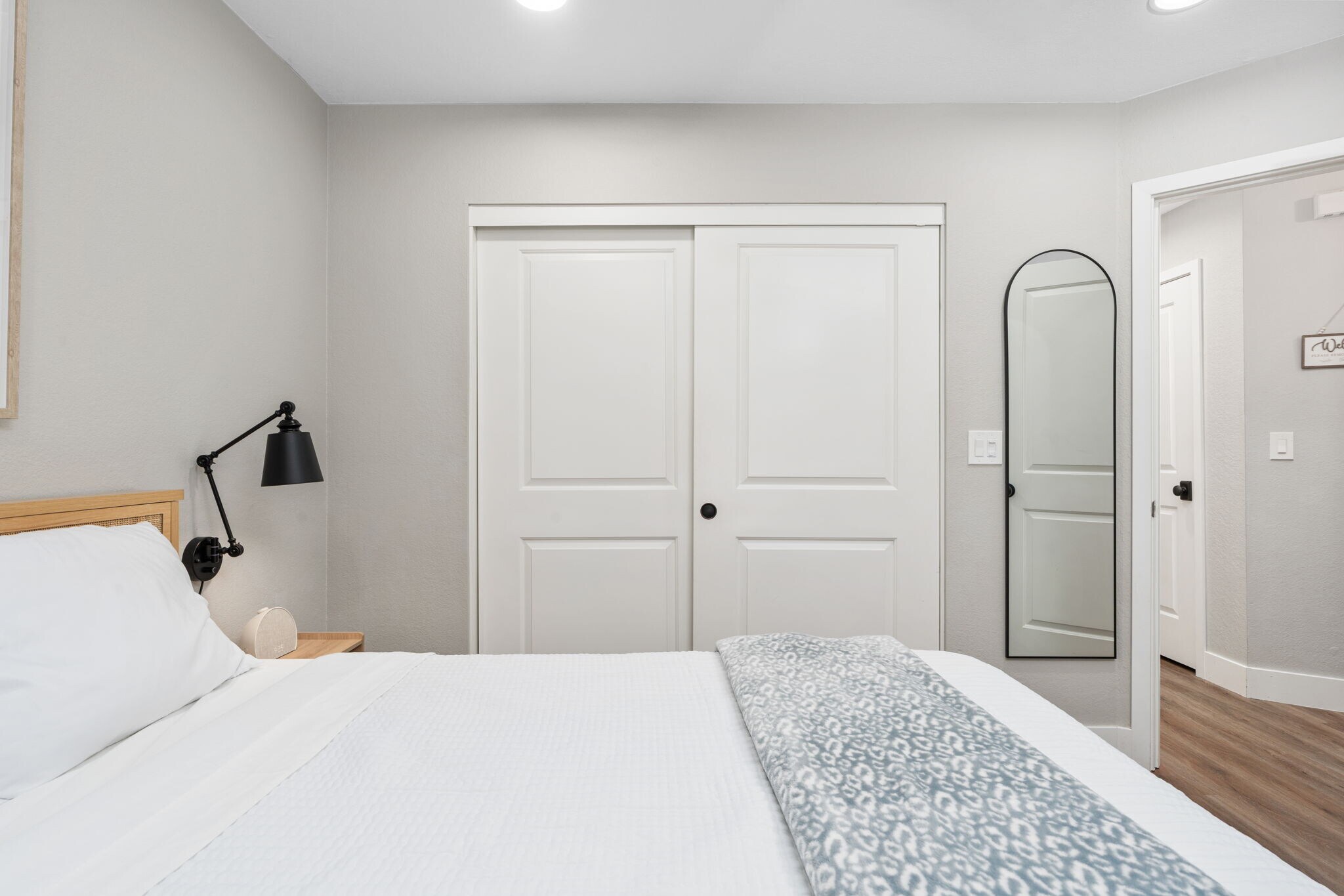 Building Photo - 9178 N Woodlawn Dr