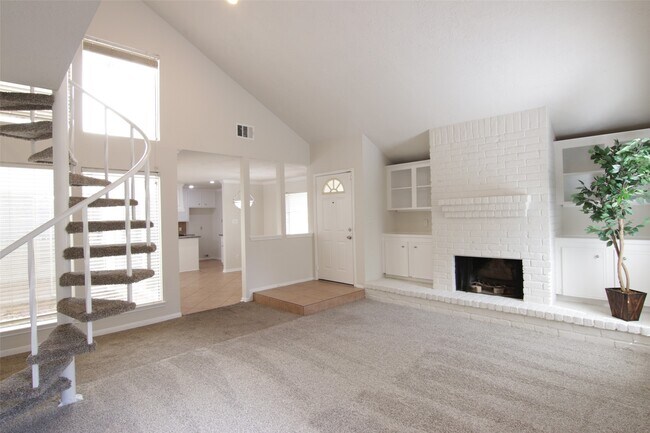 Building Photo - 15127 Grove Gardens Dr