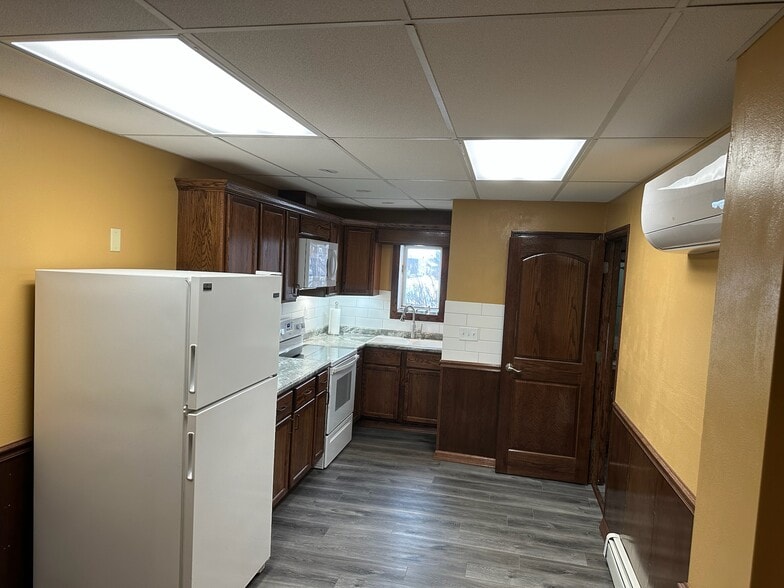 Kitchen W LG Mini Spilt - 815 Railroad Ave